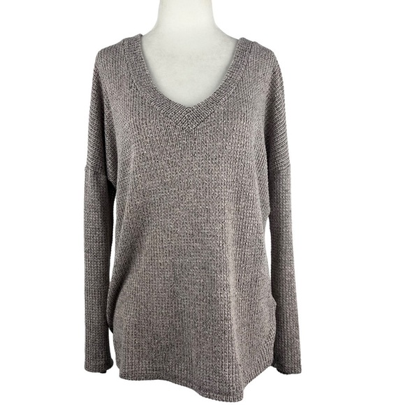 Ginger G Tops - 𝅺ginger G OVERSIZED LONG‎ SLEEVE V-NECK BACK.